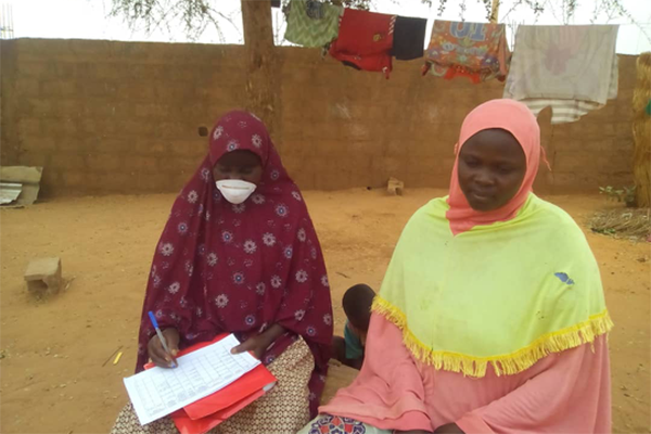 Dans le contexte du COVID-19, les formateurs de la TCI en Afrique de l'Ouest francophone continuent de renforcer les agents de santé de première ligne.